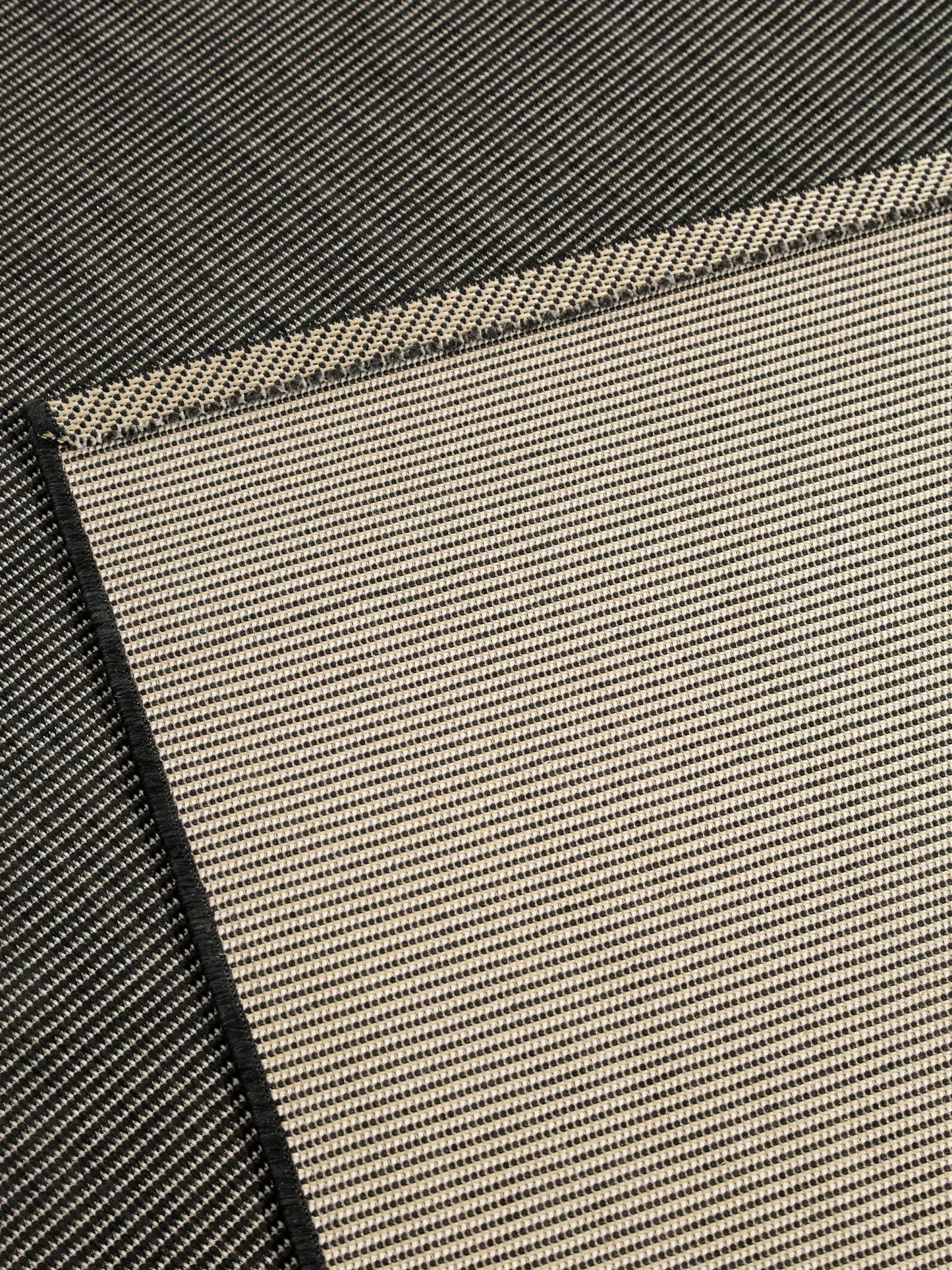 Covor interior/exterior Metro Black