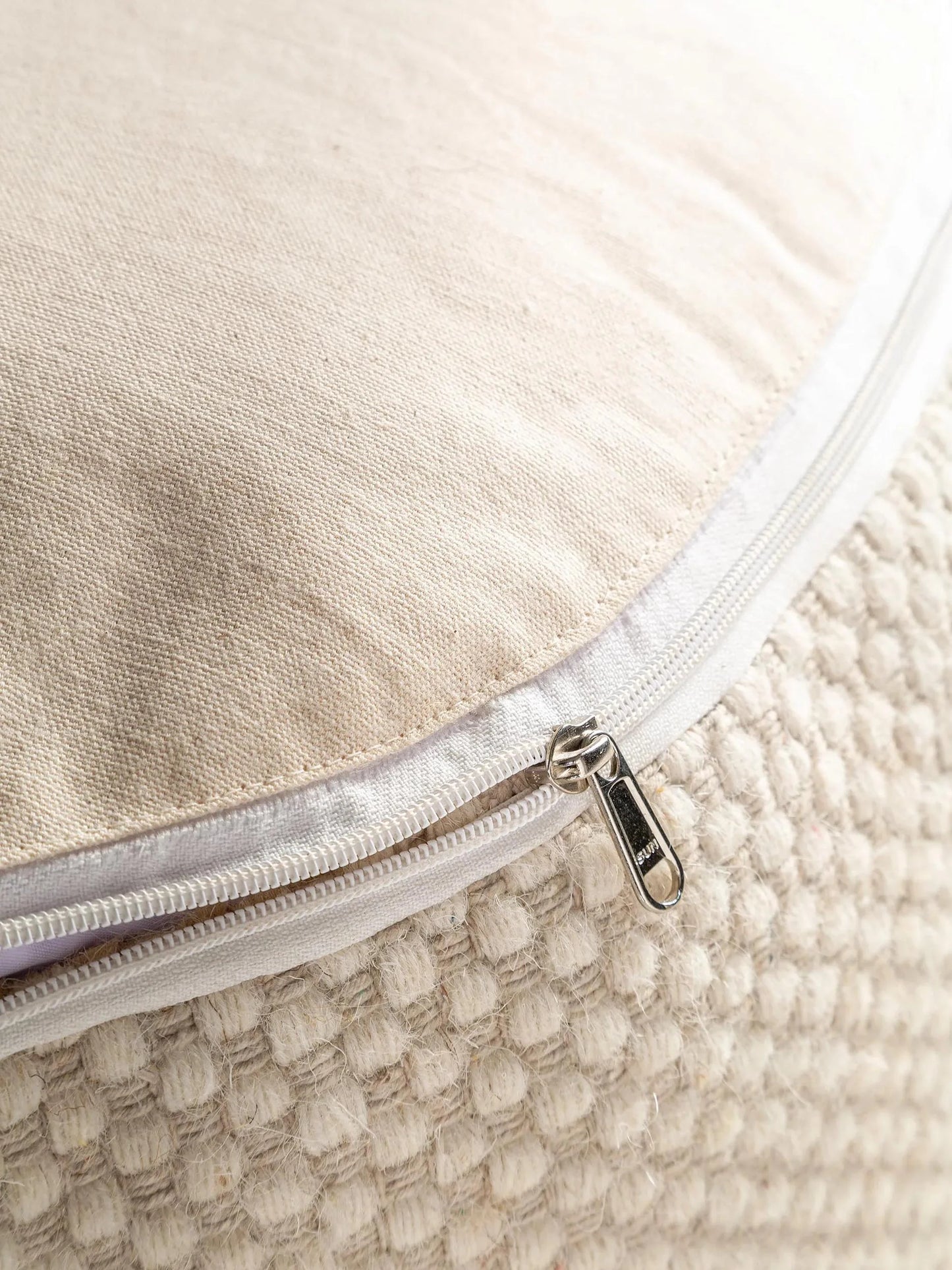 Handmade Wool Pouf/taburet Rocco White