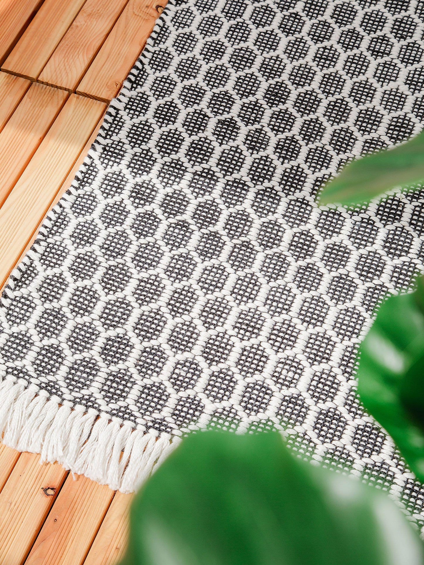 Covor din materiale reciclate Mimpi White/Black 