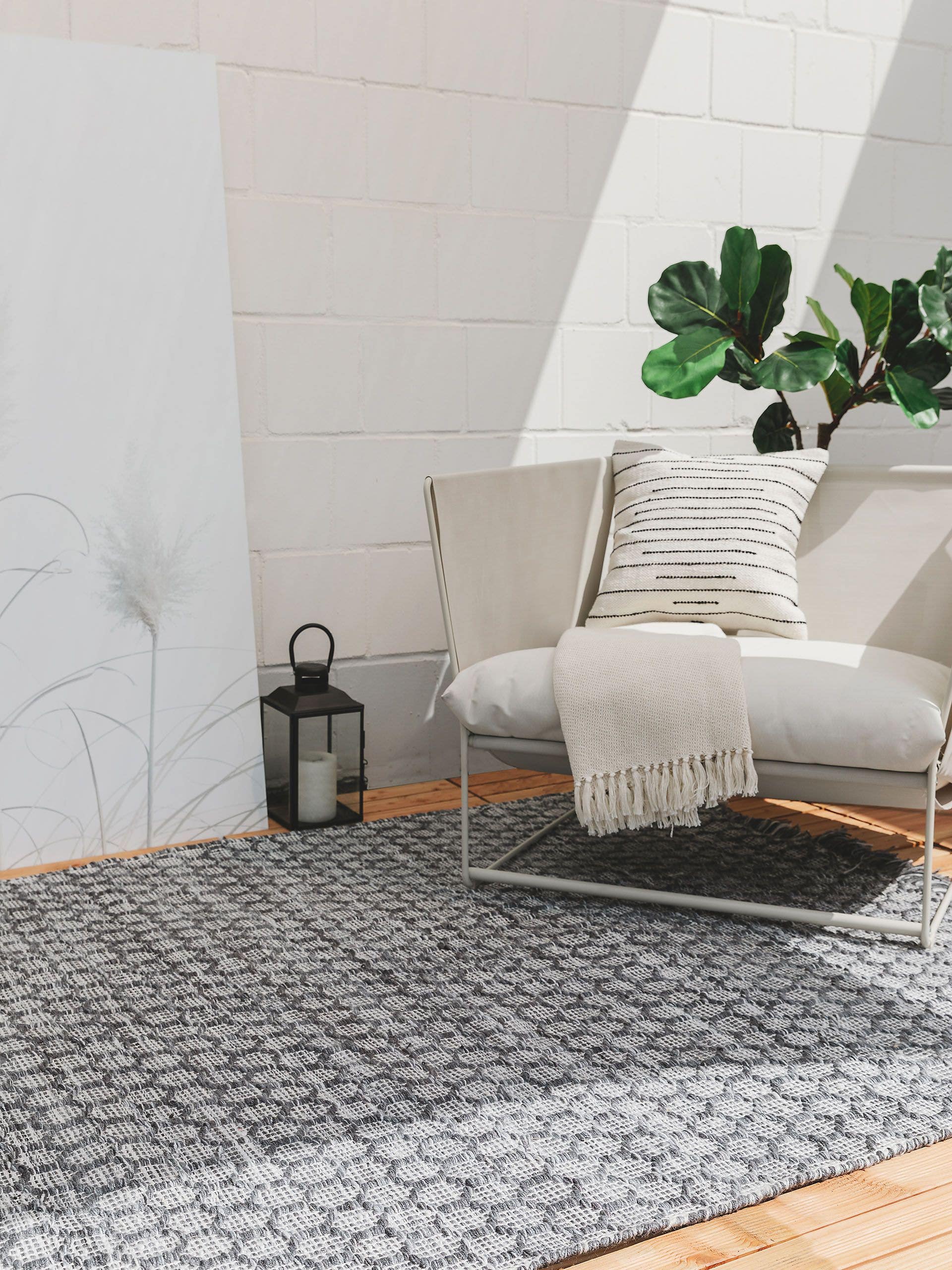 Covor din materiale reciclate Mimpi Dark Grey 
