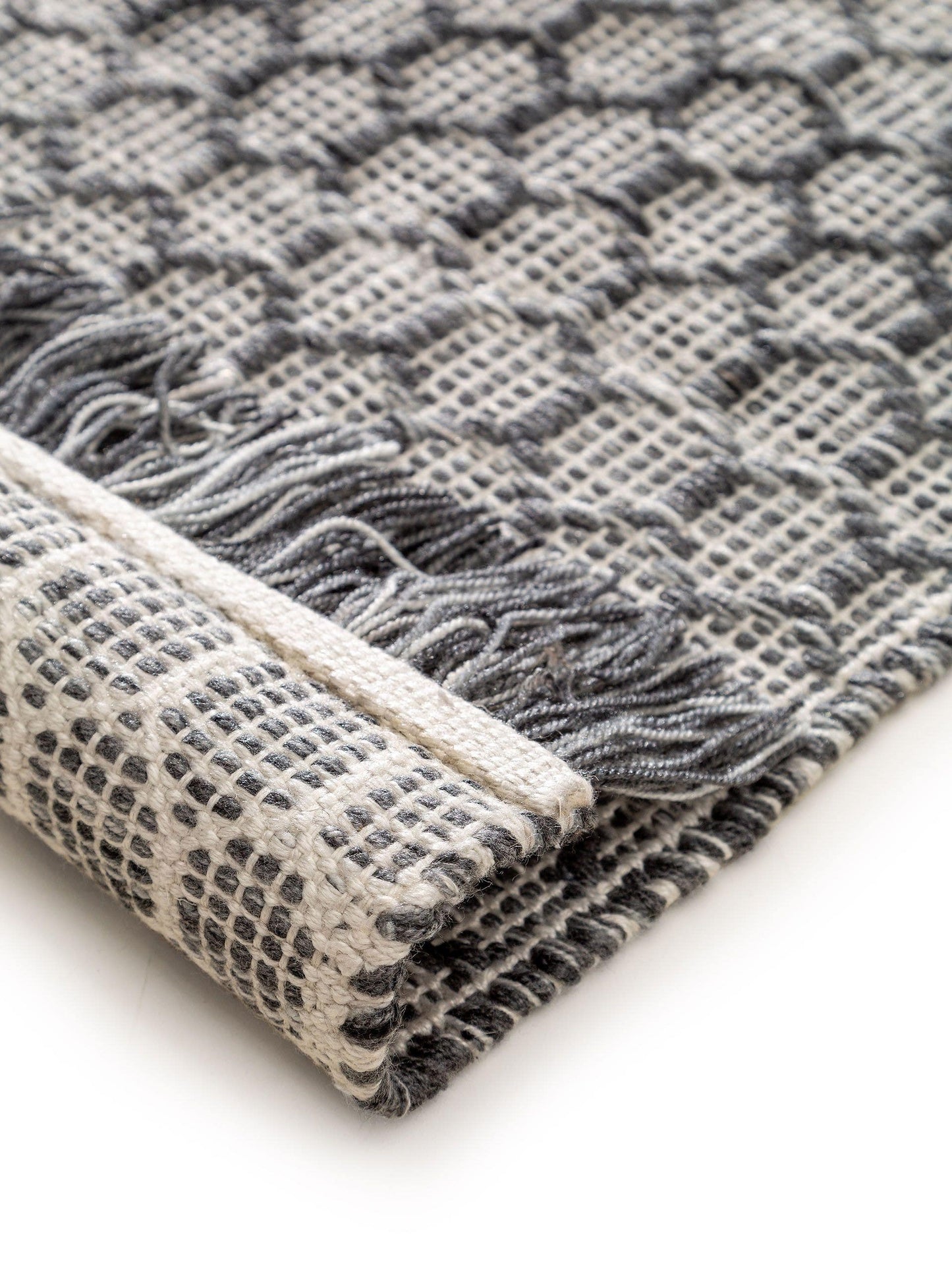 Covor din materiale reciclate Mimpi Dark Grey 