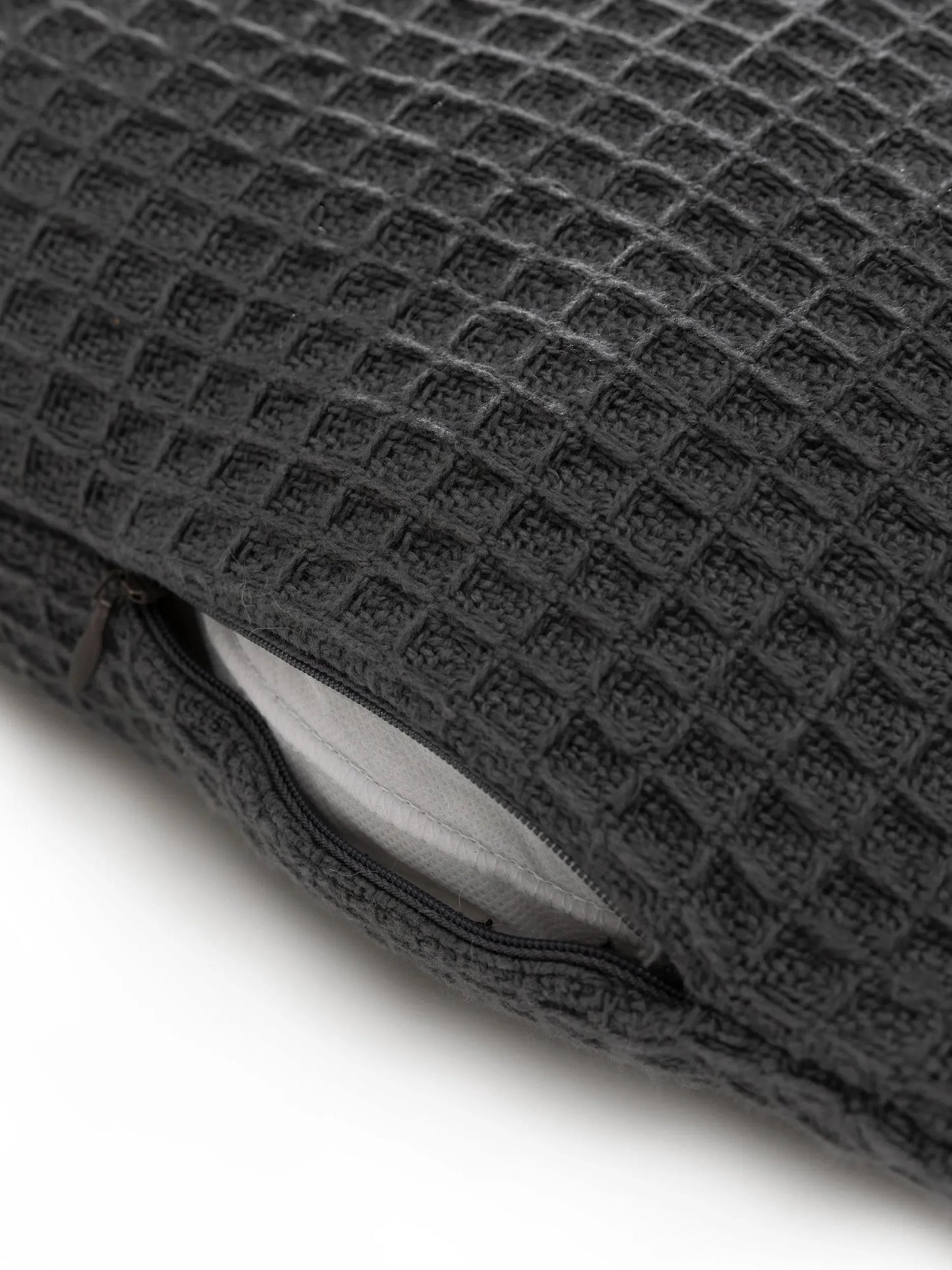 Față de pernă Amalia Dark Grey