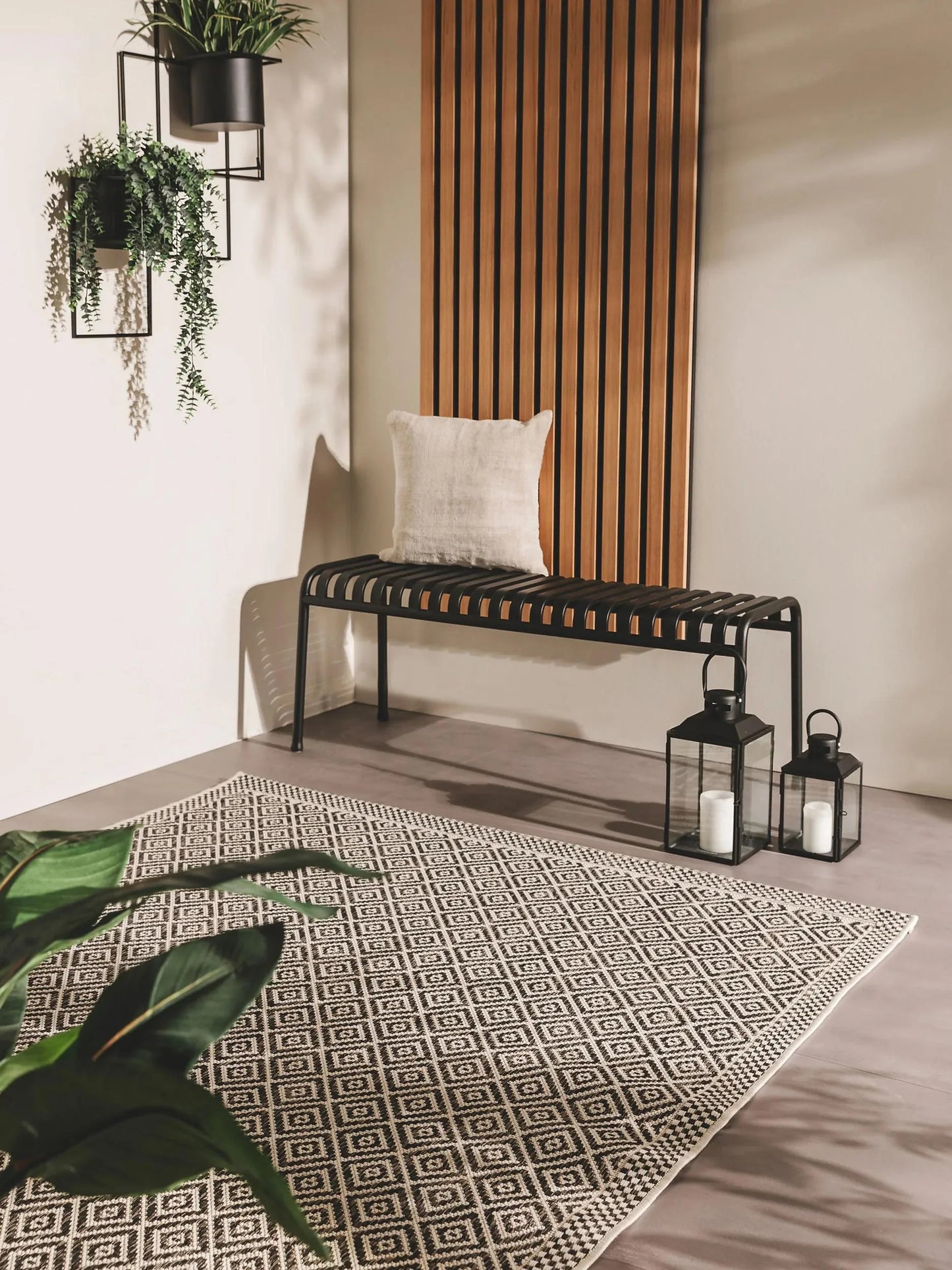 Covor interior/exterior Cleo White/Black 