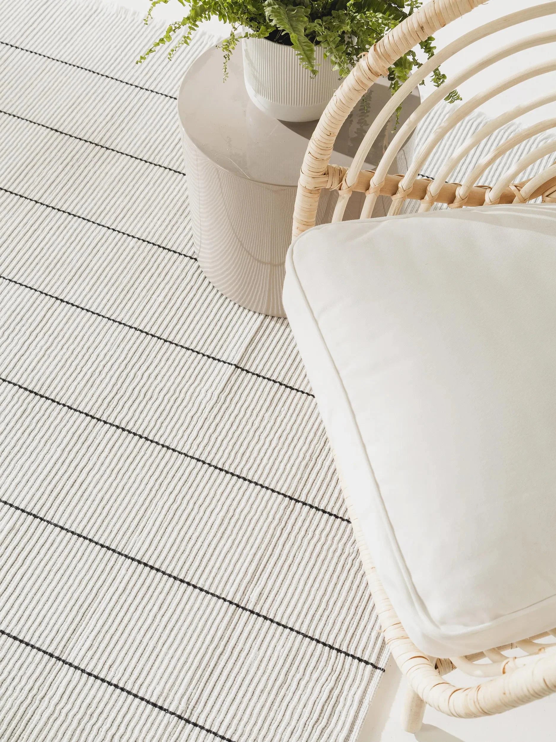 Covor din materiale reciclate Gaia White 