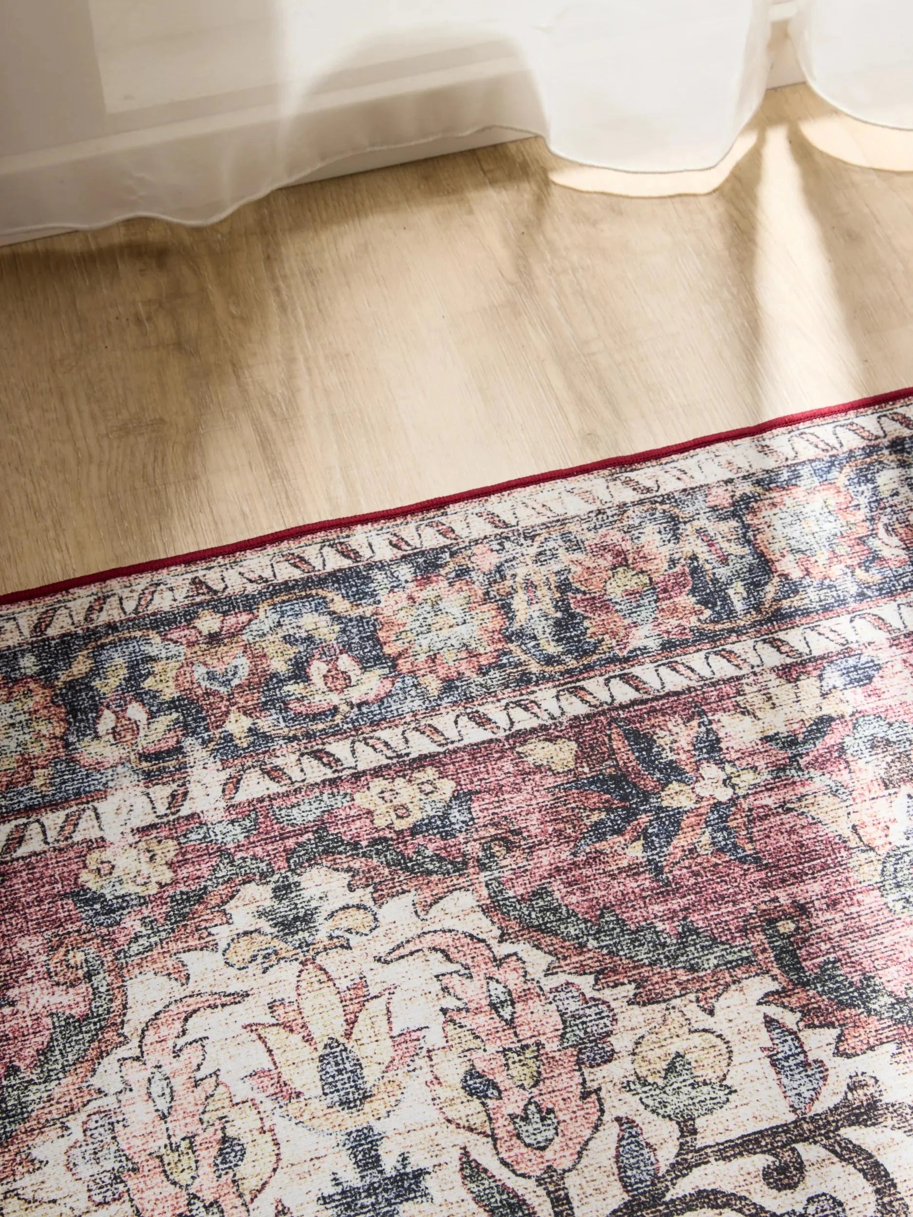 Covor lavabil George Multicolour/Red 