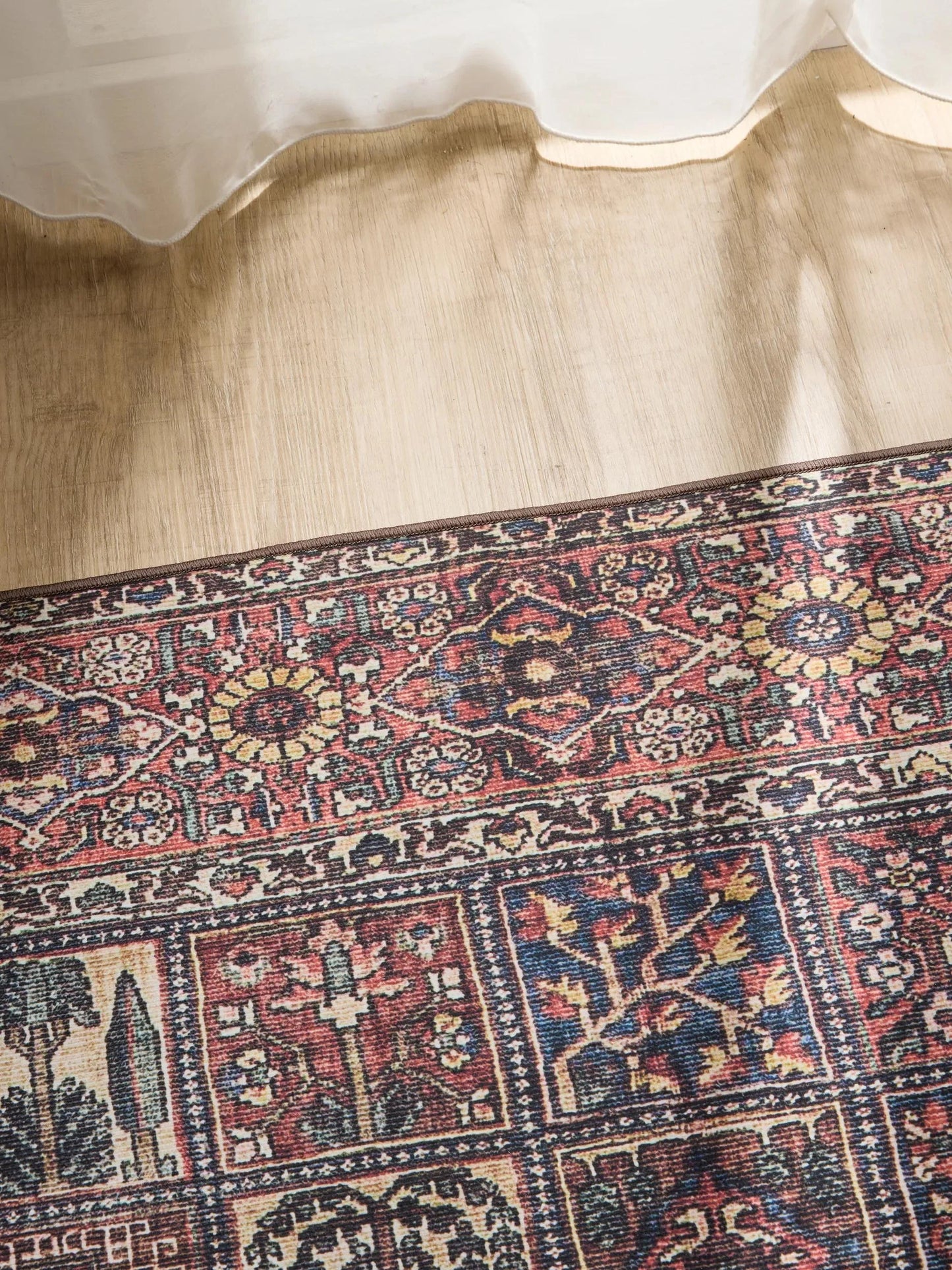 Covor lavabil George Multicolour/Red 