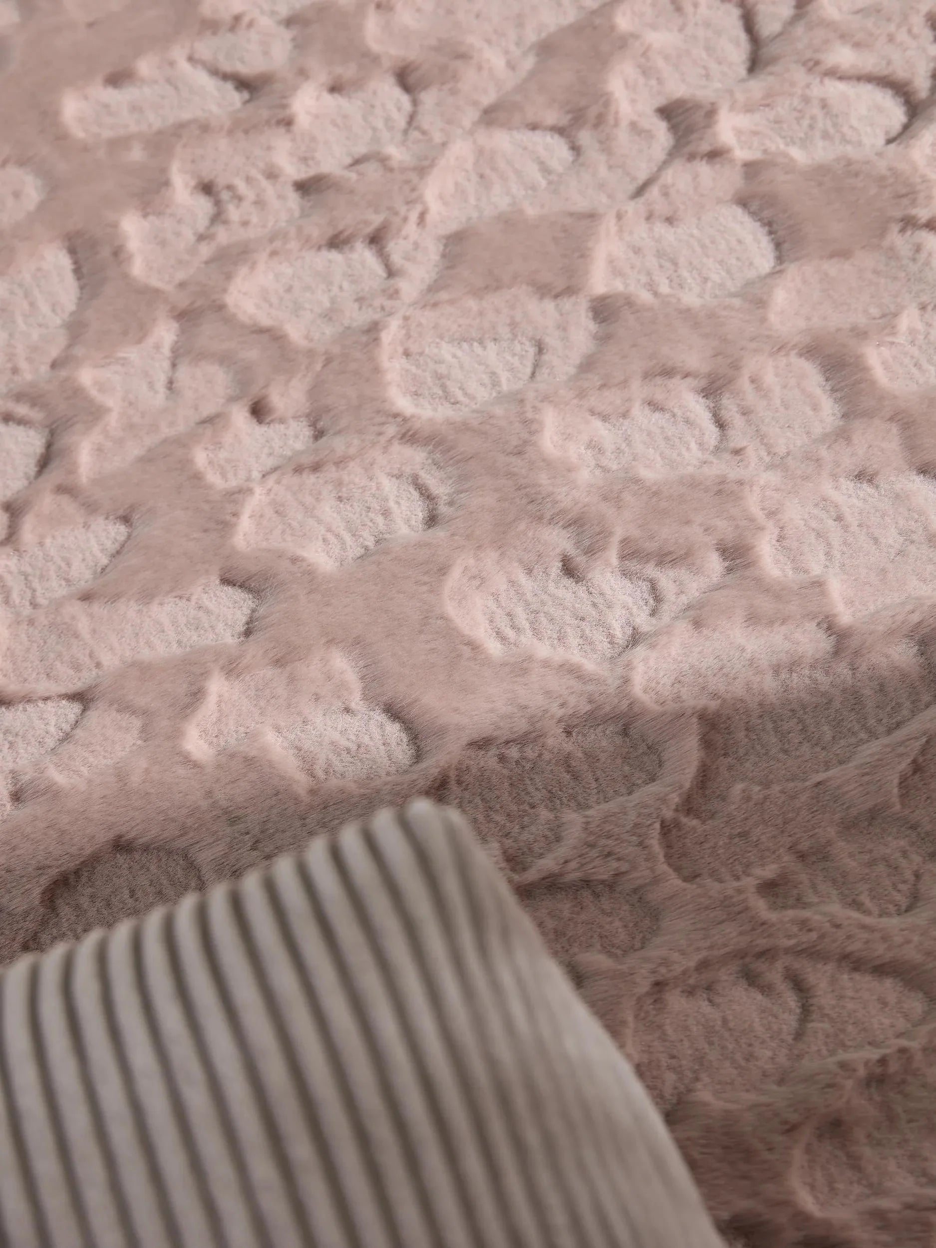 Covor blana Immy Pink 