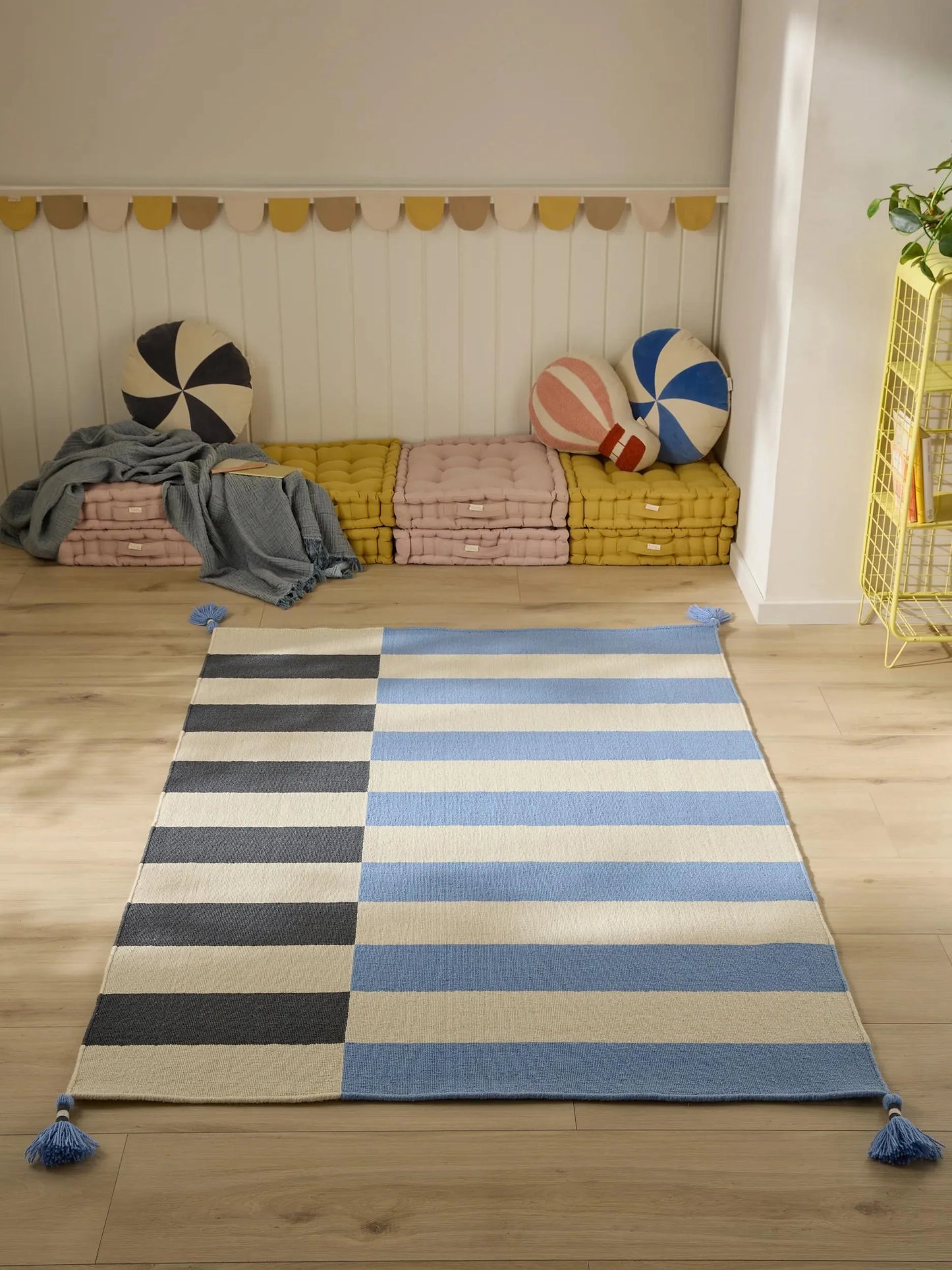 Covor pentru copii Janou Blue
