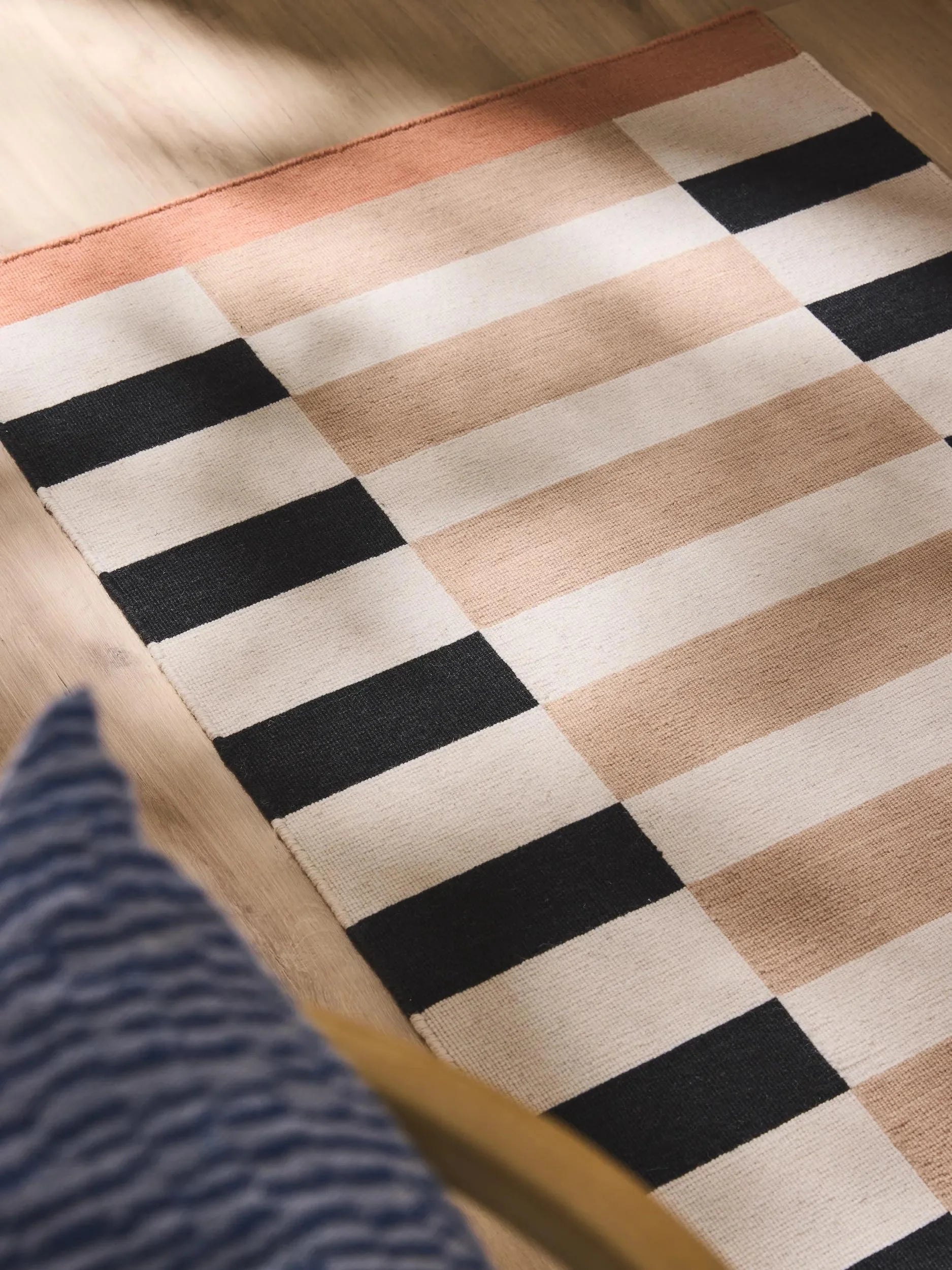 Traversă Judith Beige/Black 