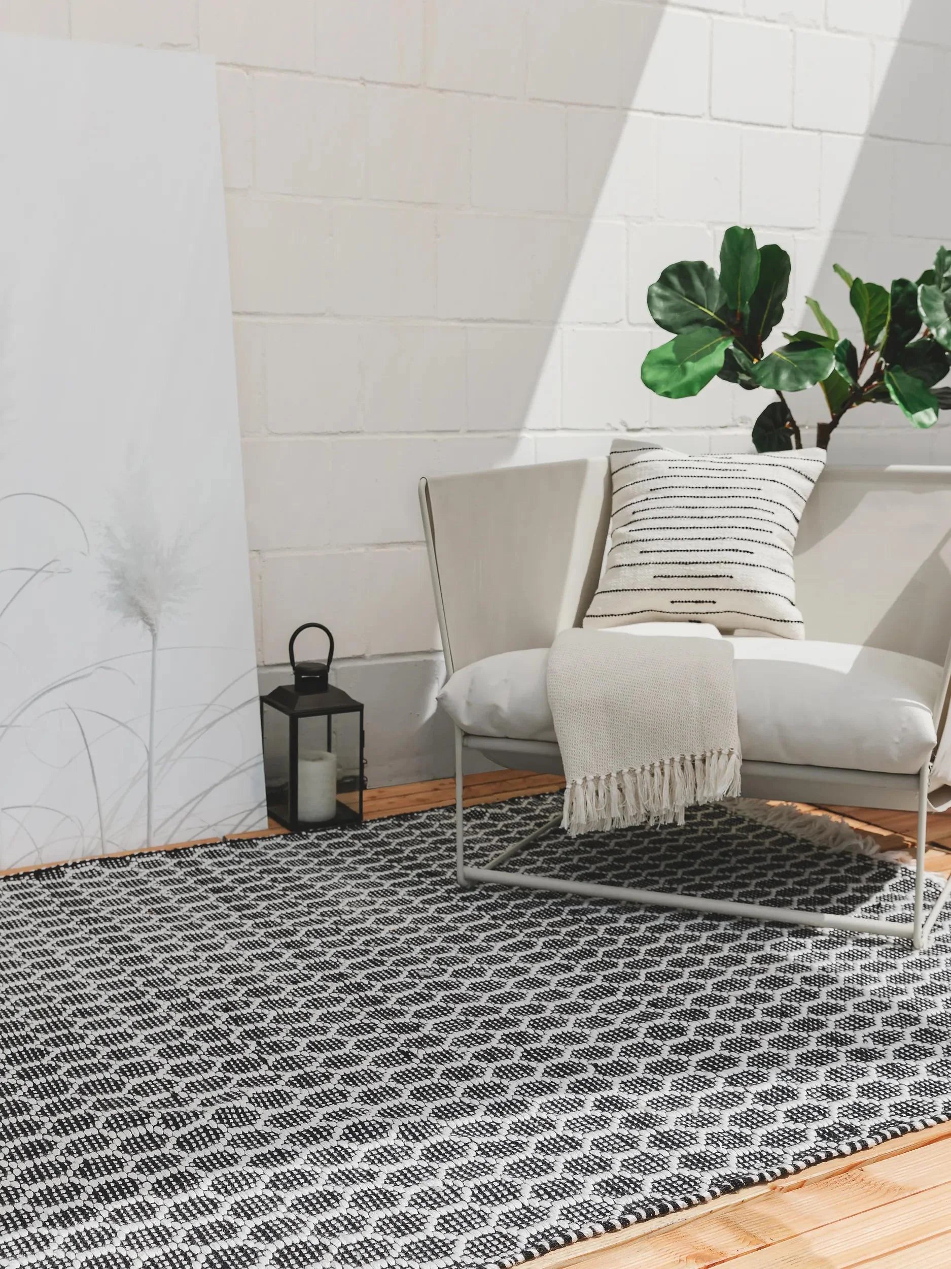 Covor din materiale reciclate Mimpi White/Black 