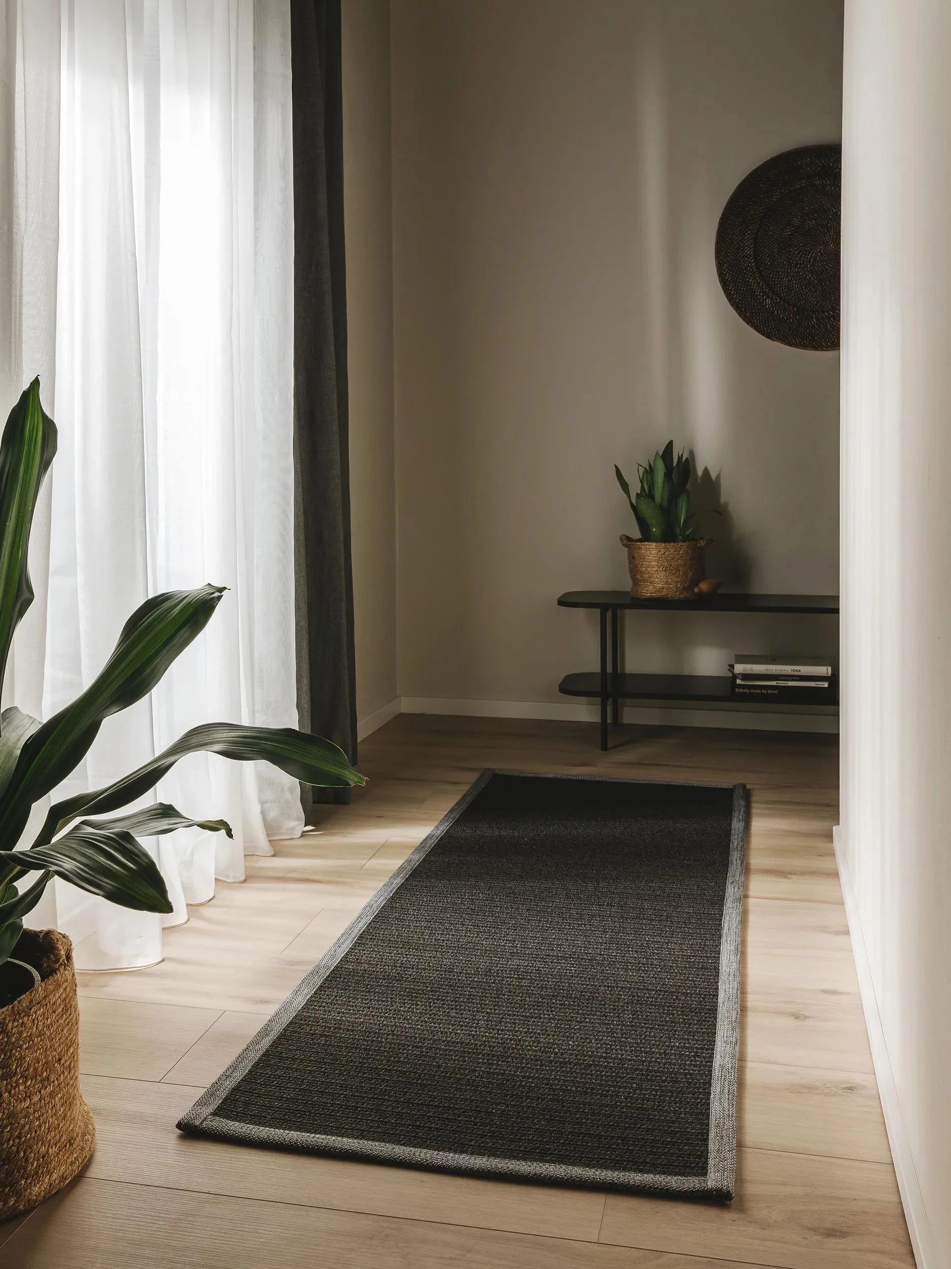 Covoraș îngust/preș - interior/exterior Nandi Black
