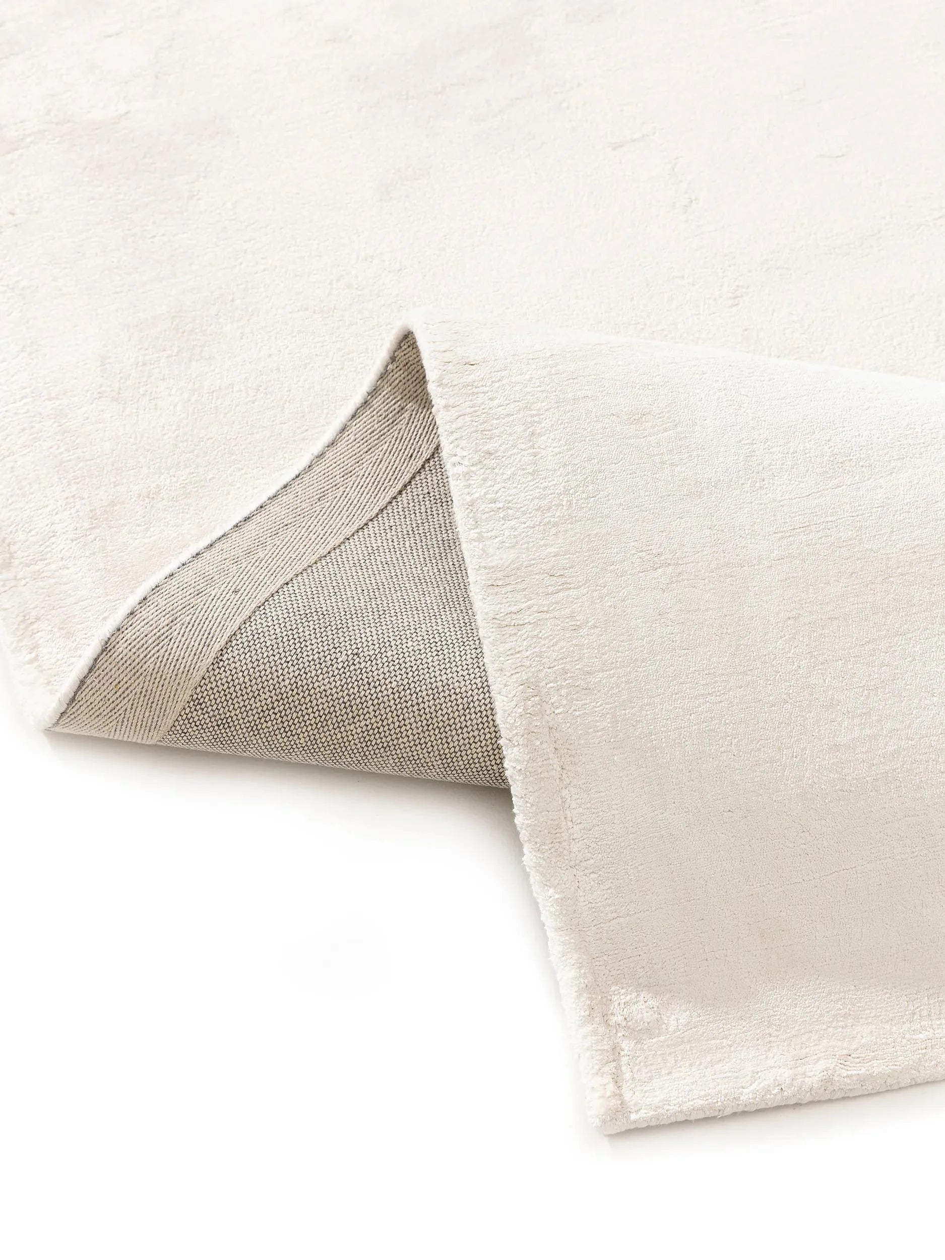 Covor din vâscoză Nela Ivory 