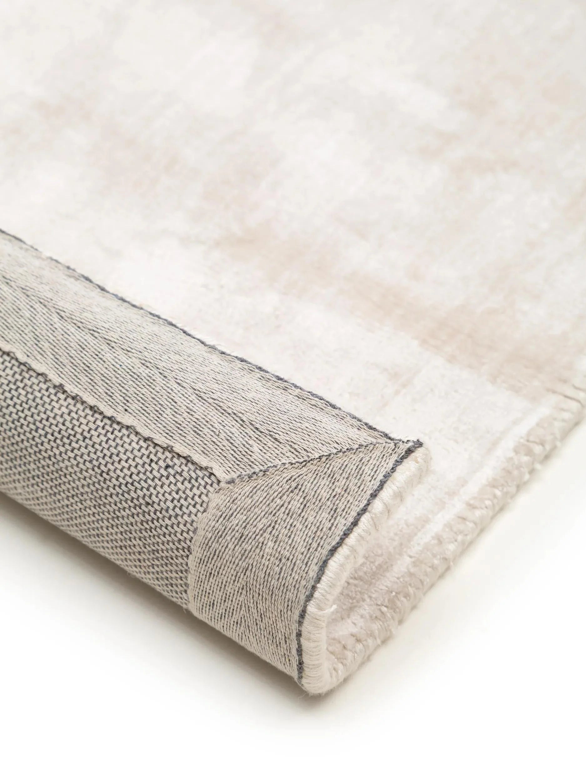 Covor din vâscoză Nela Ivory 