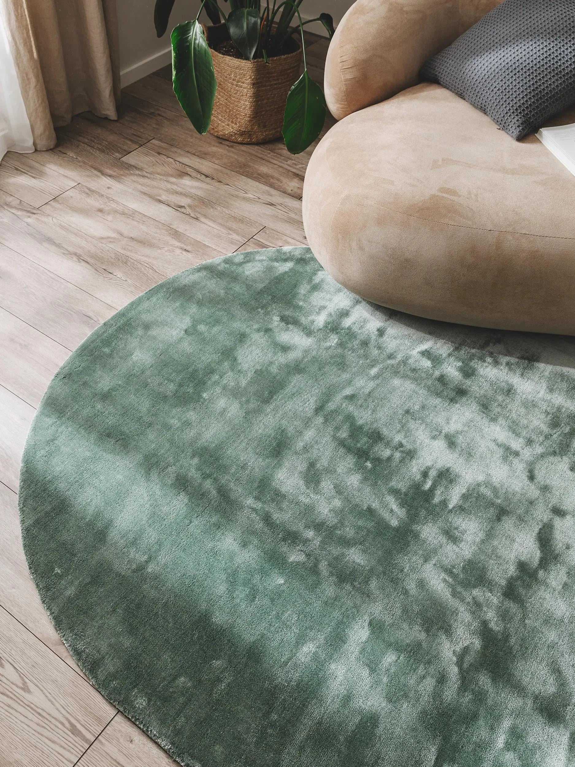 Covor din vâscoză Nela Light Green