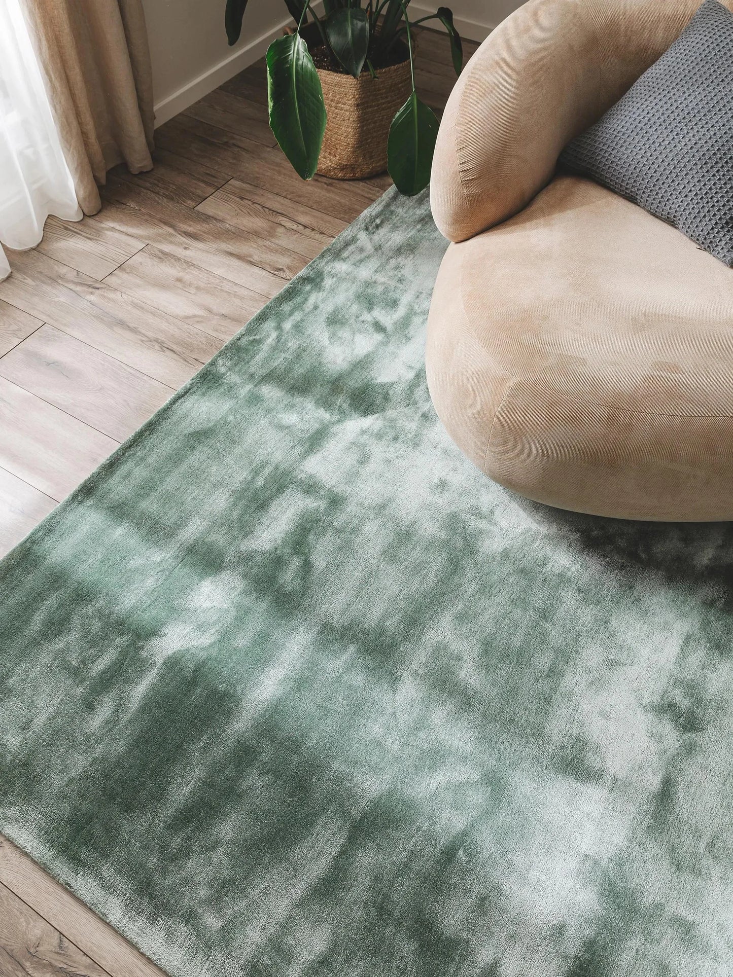 Covor din vâscoză Nela Light Green