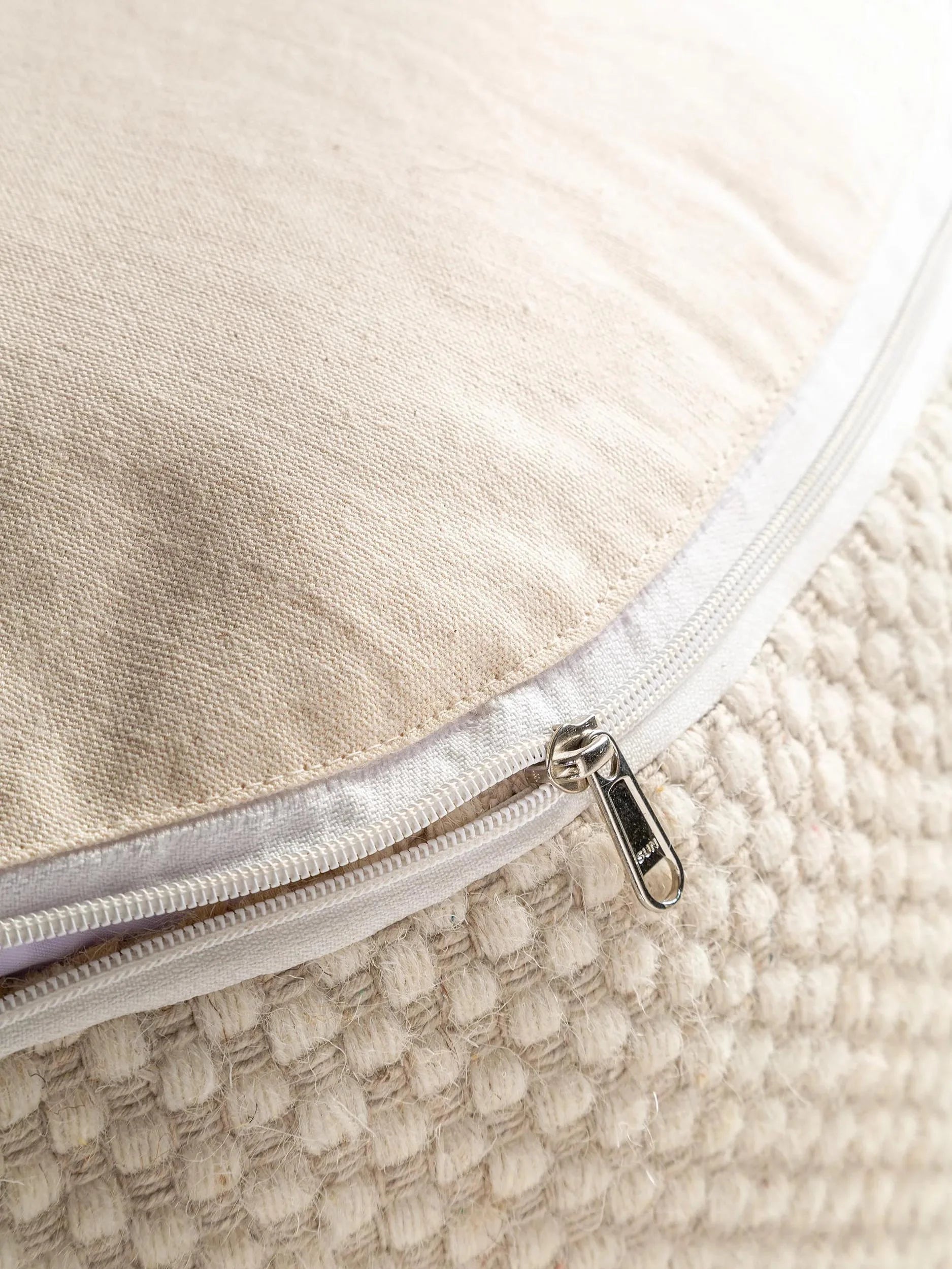 Handmade Wool Pouf/taburet Rocco White