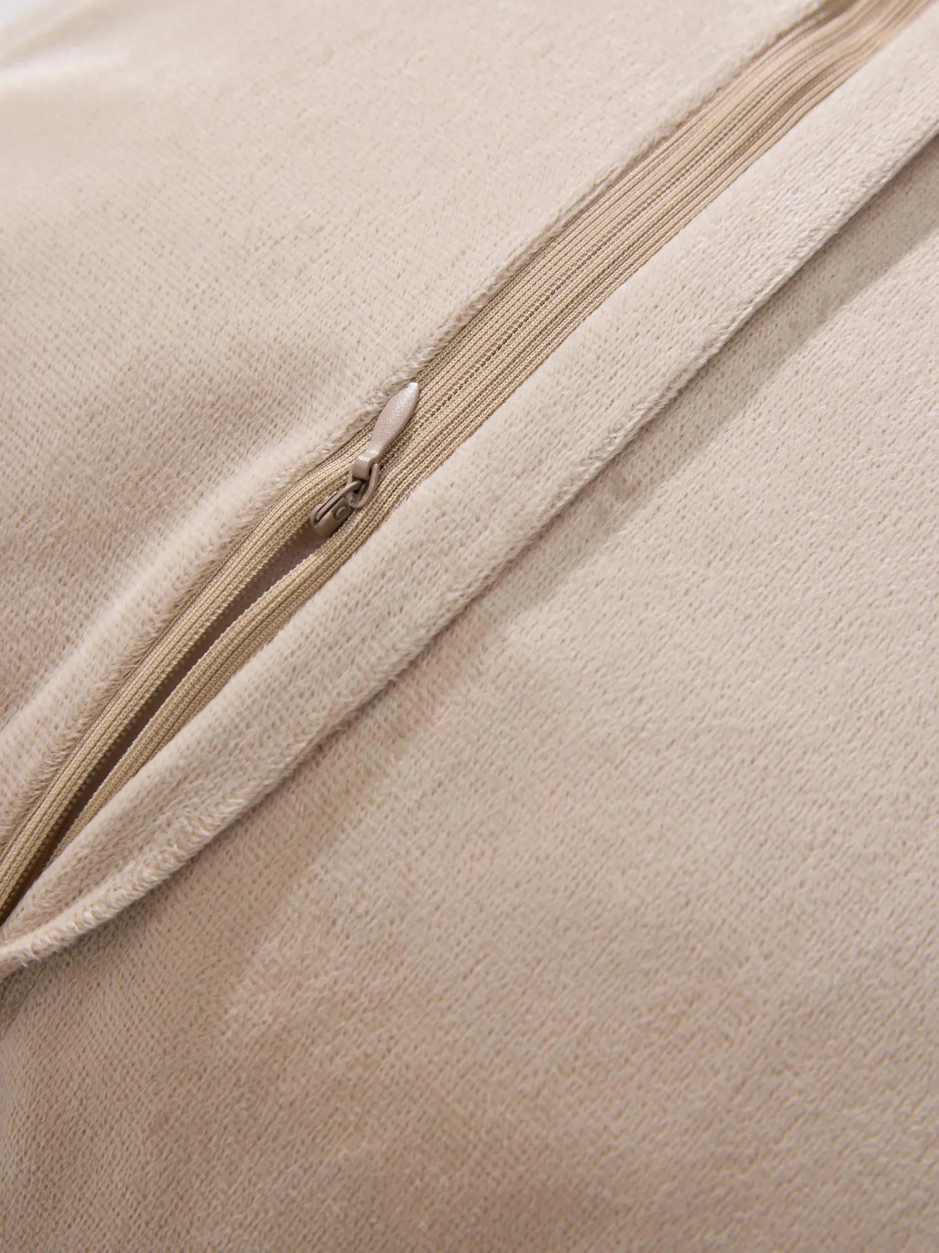 Față de pernă Ted Light Grey