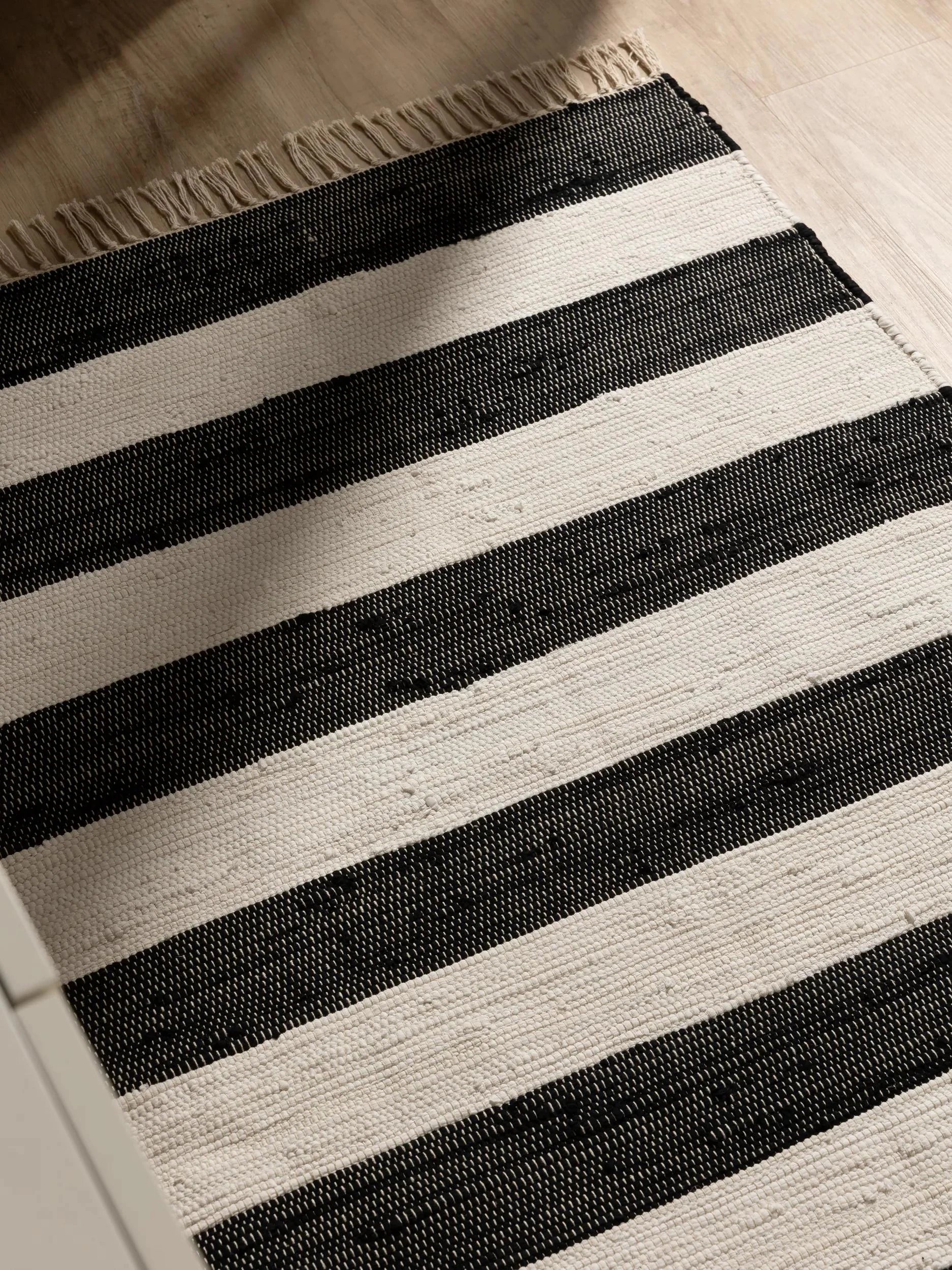 Covor Made From Recycled Material Tom Black/White 